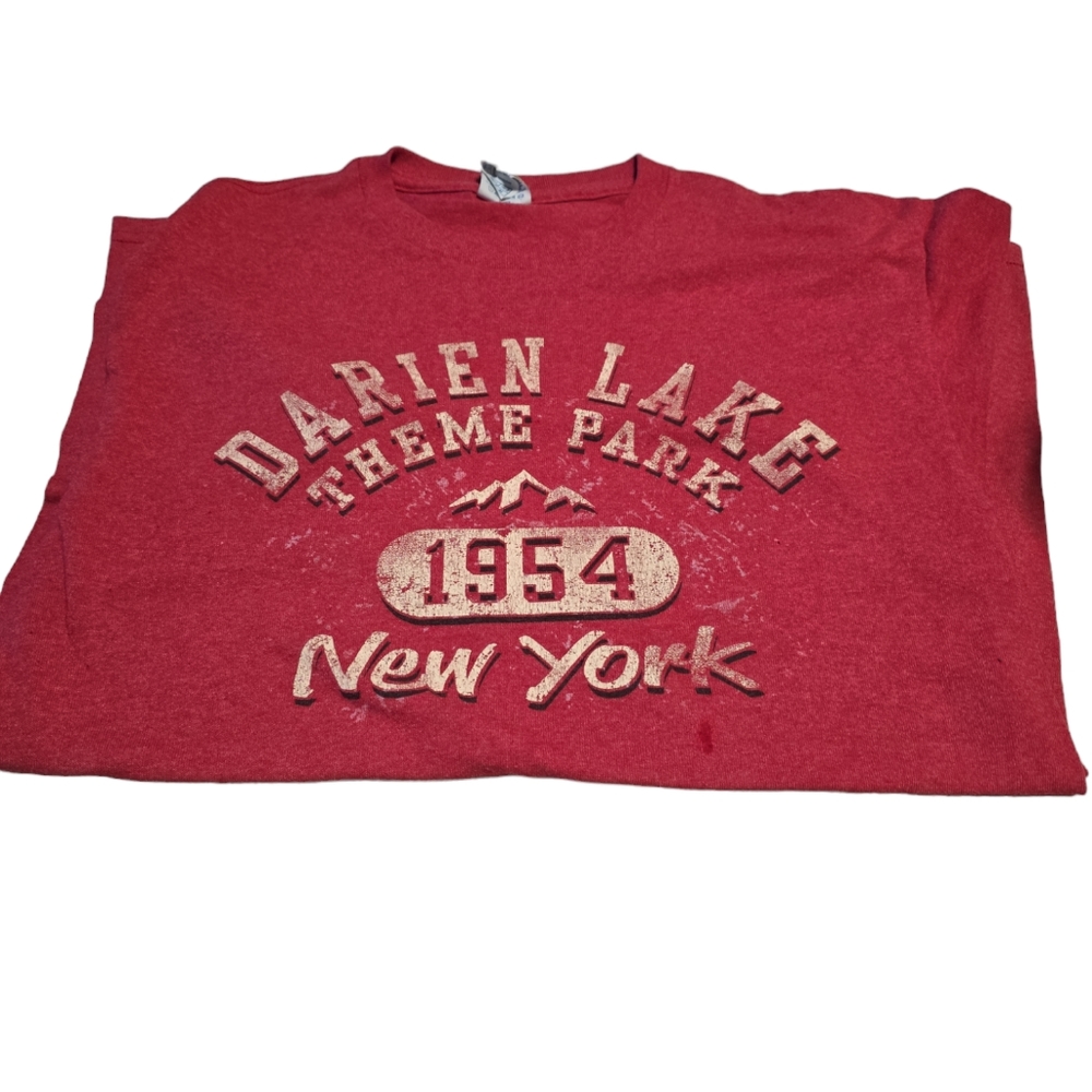 Darien Lake Theme Park 1953 New York Red T-shirt Vintage Pet Free Smoke Free